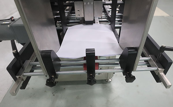 小型貼標機,全自動(dòng)貼標機,全自動(dòng)貼標機廠(chǎng)家