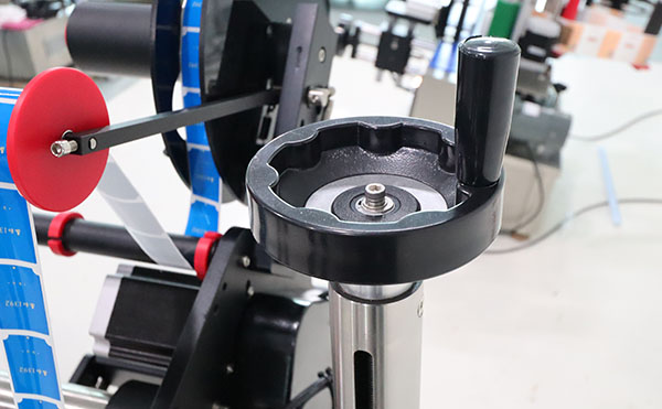 貼標機,全自動(dòng)貼標機,圓瓶貼標機