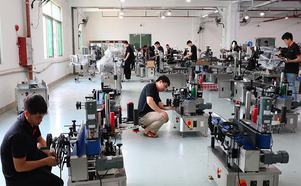 全自動(dòng)卷膜貼標機,全自動(dòng)貼標機,全自動(dòng)貼標機生產(chǎn)廠(chǎng)家